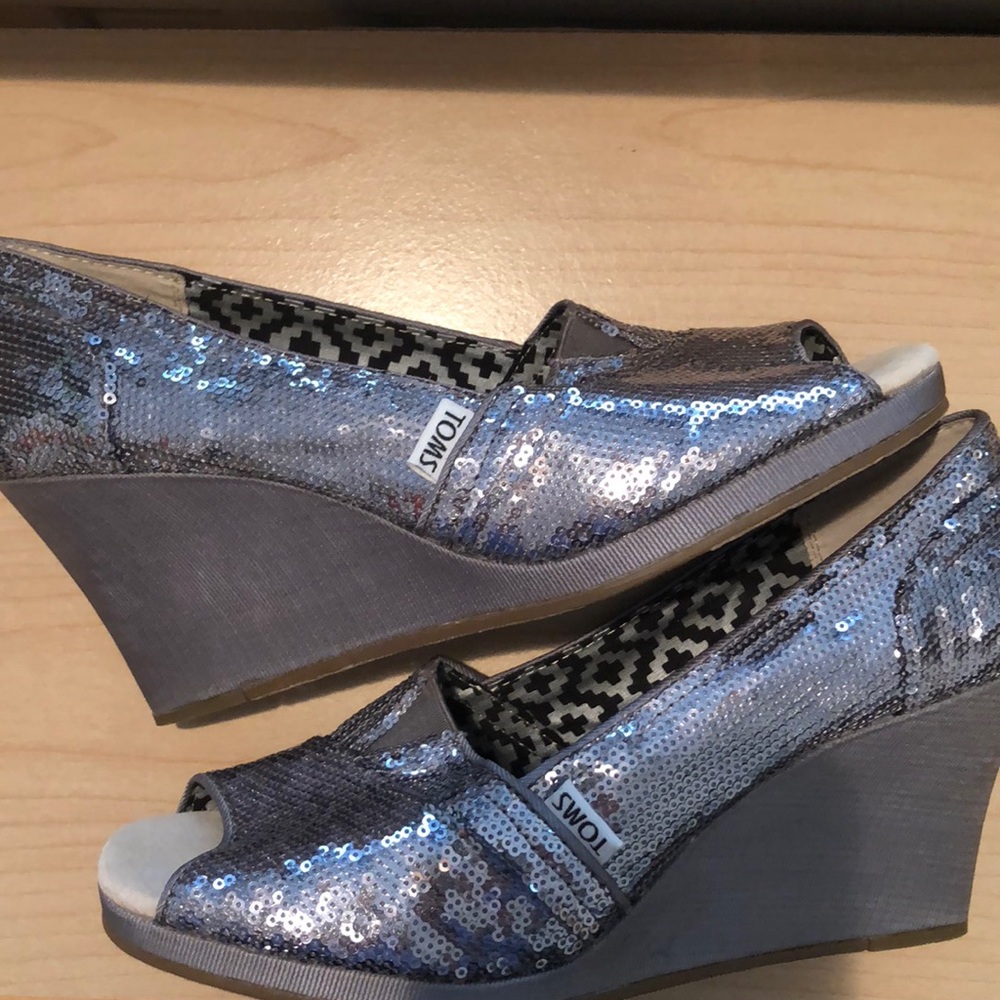 Toms wedges